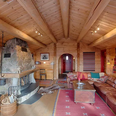 Timber With Mountain View Ferienhaus *