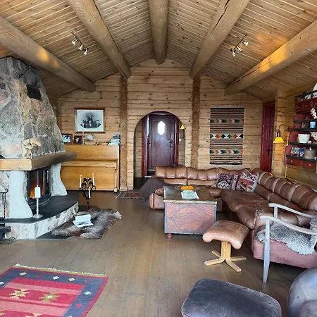 Timber With Mountain View Vakantiehuis